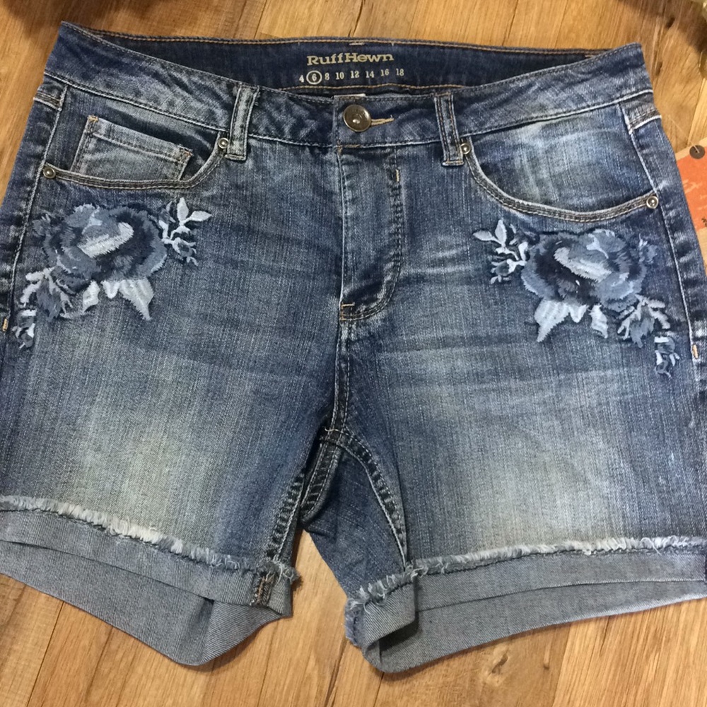 Ruff Hewn Jean Flower Patch Denim Shorts Size 6
